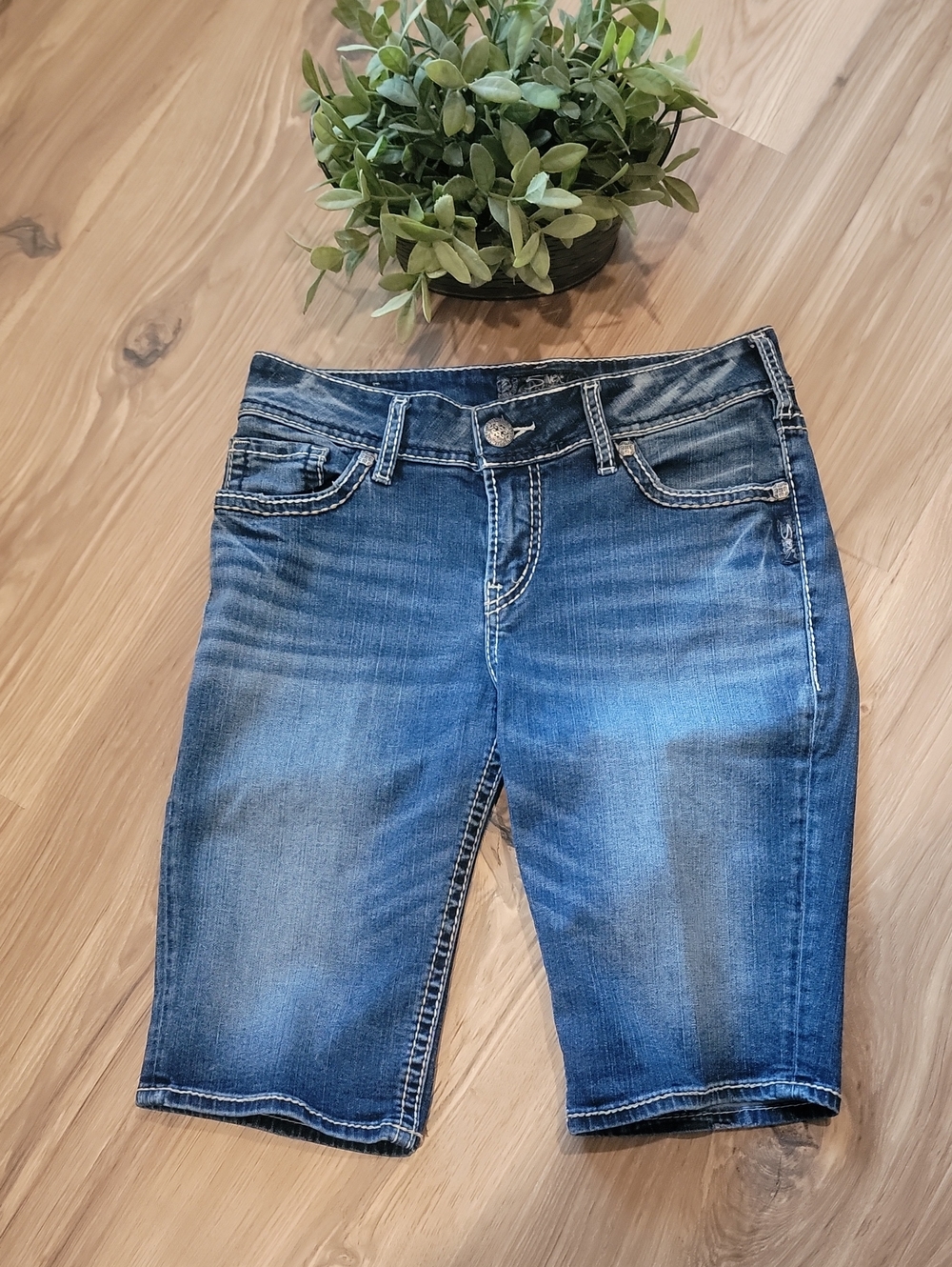 Silver Suki Jean Bermudas 29